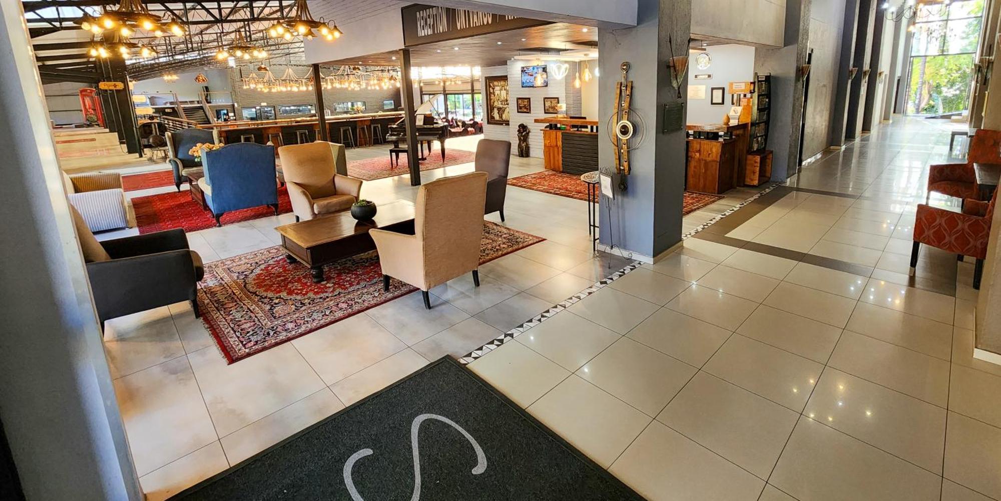 Safari Hotel & Convention Centre Рустенбург Екстериор снимка