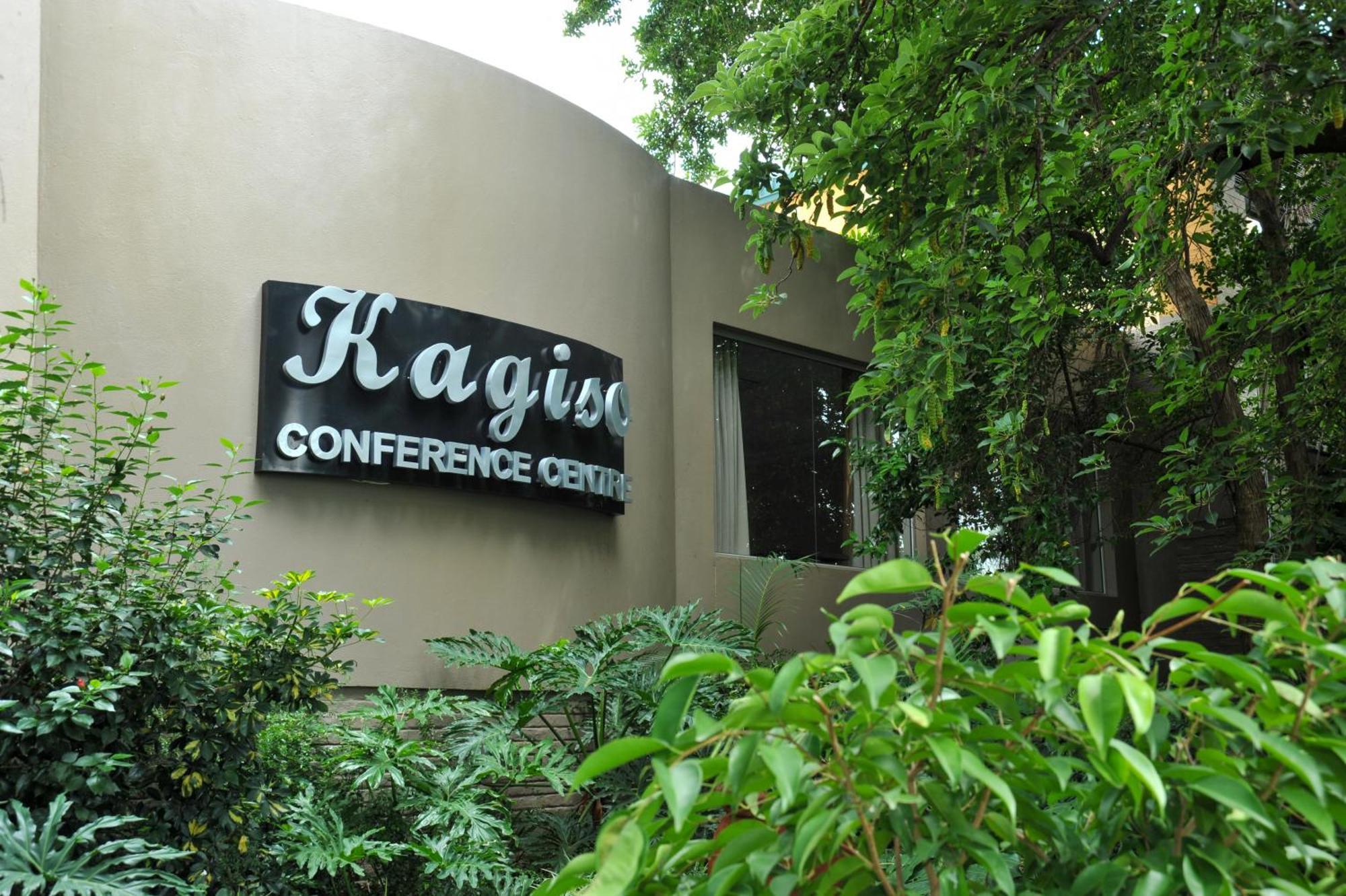Safari Hotel & Convention Centre Рустенбург Екстериор снимка